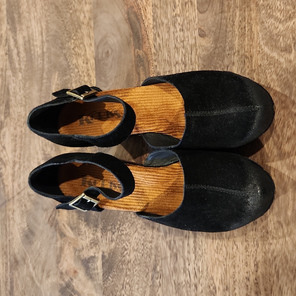 Korks Black Suede Leather Heeled Clogs